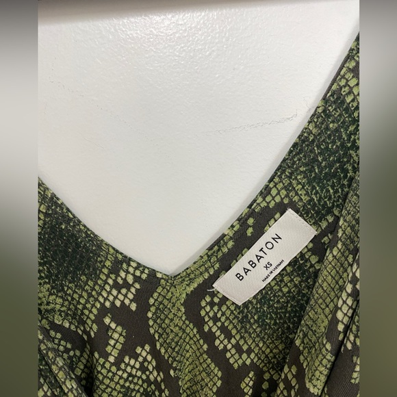 Aritzia Babaton Contour Bodysuit in Snake Print - Picture 3 of 3